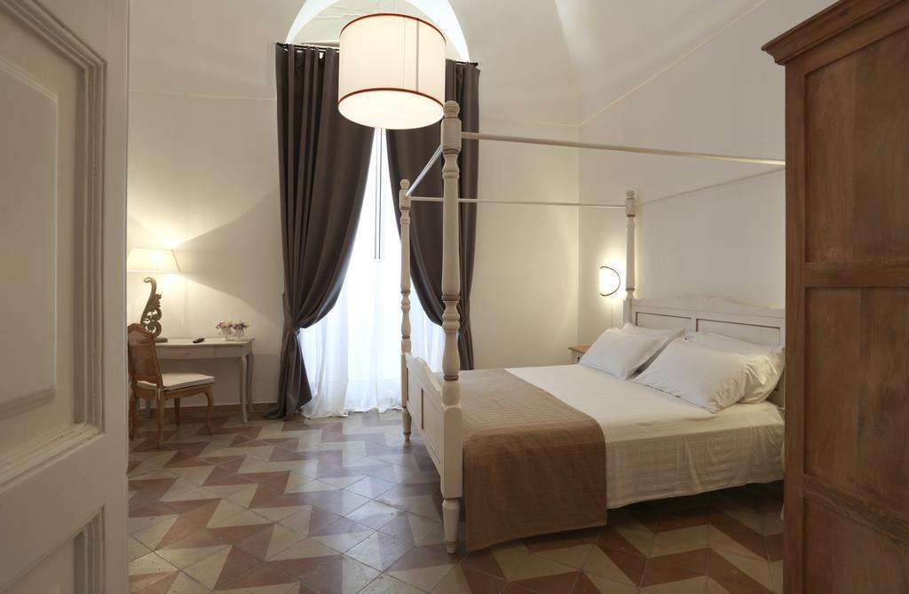 Santa Marta Suites & Apartments Lecce Rum bild